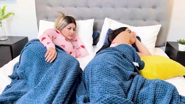 Caught my horny stepsis playing in my bed and she begged me to fuck her until she couldn’t take it