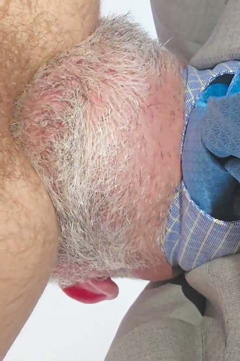 잘생긴 빅토르 카르멘과 함께하는 싯주 베어 위크 콜랩