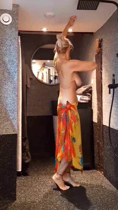Selena's Beautiful Half Naked Dancing Posing
