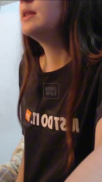 Seksi i devojka sa velikim dupetom živi i skida se gola | Klip 3