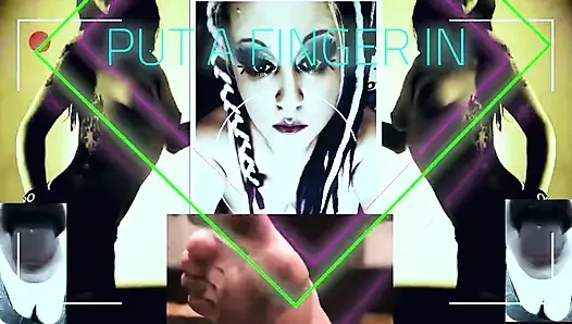 Adik tiri dientot habis-habisan sampai kencing dan bikin kamu bugil dan fingering lubang pantatmu sendirian