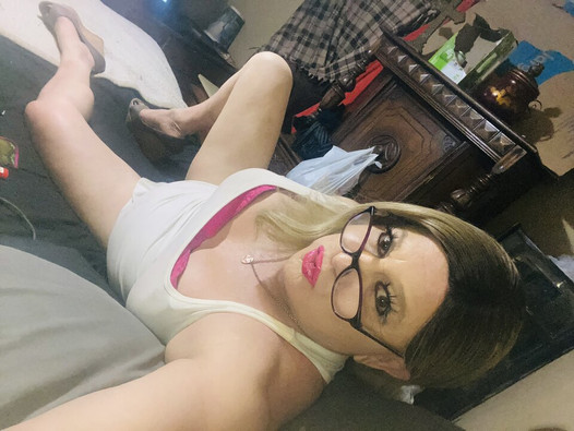 Cd krissy sweets lamiendo sus labios probando tu jugoso semen