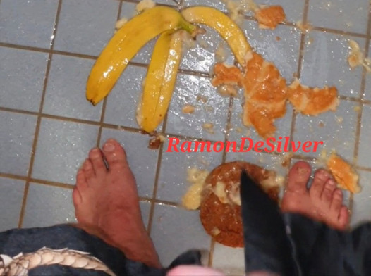 Master Ramon crushes, tramples, tramples food in a hot kimono with his divine feet