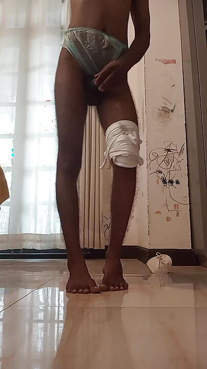 I am back. Enjoy my natural dick