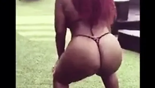 Totally Sexy Black Woman Twerking In A G-String