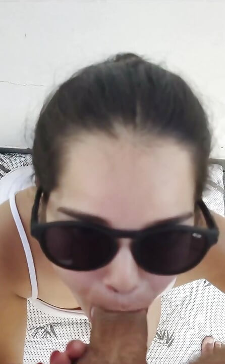 It's Very Hot at Home, She Wanted to Give a Deep Throat Blowjob and Fuck on All Fours Outdoors