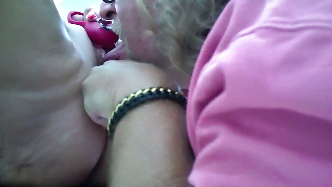 Tisch Paardildo Creampie!