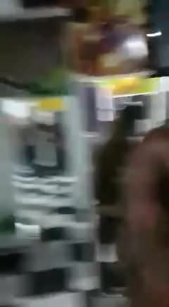 Orang Amerika Selatan kongkek bertiga