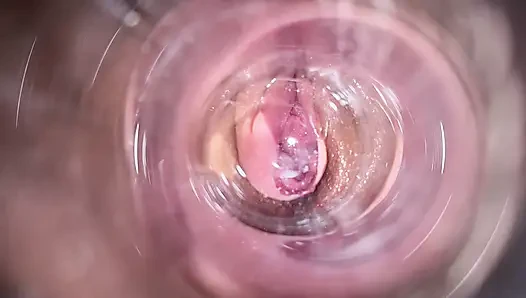 Kamera jauh di dalam memek krim remaja Mia