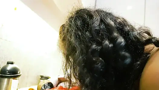 Ibu tiri dientot gaya doggy di dapur sama cowok gaul hindi di dapur