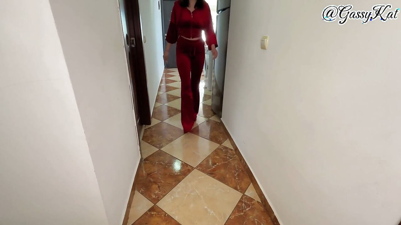 Red Velvet Fart Queen
