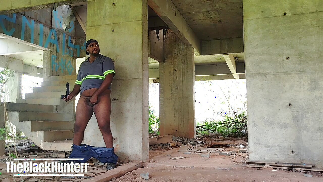 Ugly a Big Dildo in My Ass in Construction