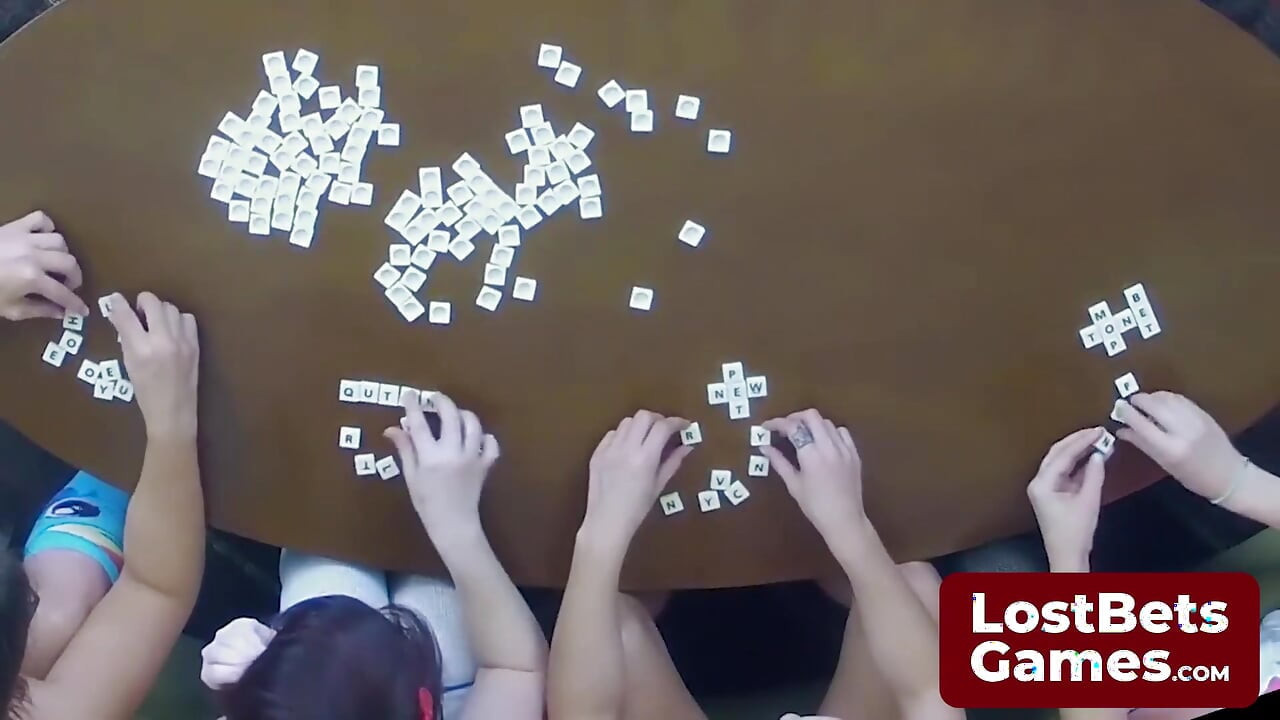 do chatur patti prophaagram vijeta khel par haavi hote hain