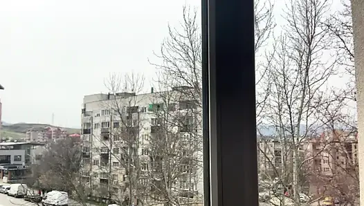 Büyük memeler arasında havuç