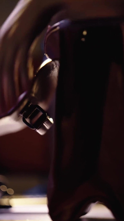 大美女主人乱搞18岁奴隶 - 重口味女同性恋寄生阴蒂到阴蒂和奶子摩擦喷 | 短片 1