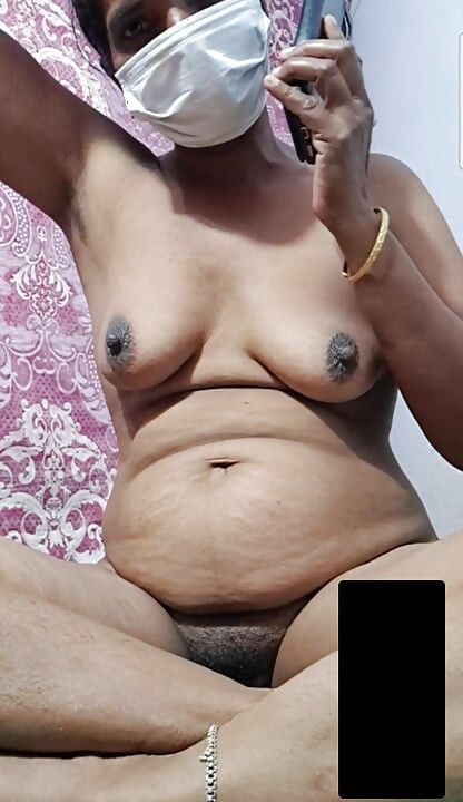 Tamil aunty pussy show in video call