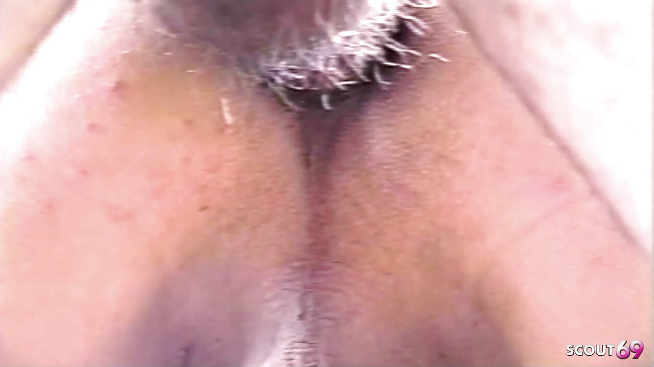 Guy Fucks Shemale in Tight Asshole and Cums Outdoors