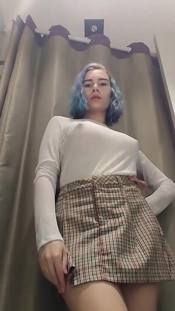 Silný moment z "Try On Haul průhledné oblečení v obchodě. Podívejte se na oblečení. Podívej se na mě v šatně"
