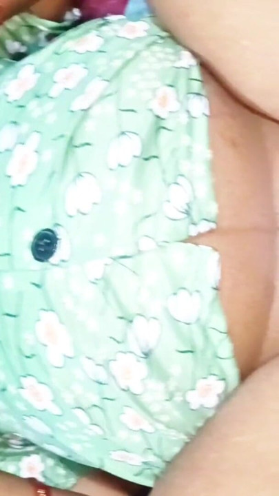 Kneppede liderlige Neha Bhabhis stramme fisse og satte sin sorte tykke penis i Bhabhis mund, fik Bhabhi til at skrige og gav | Klip 1