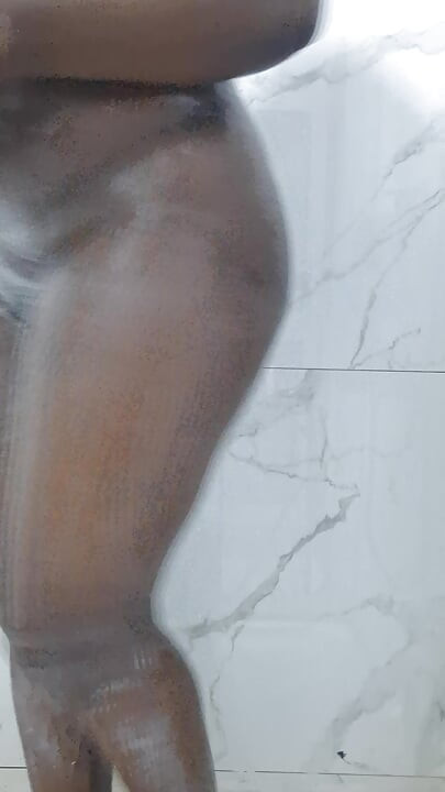 A hot gel bath washing my pussy to get it clean so I can fuck.