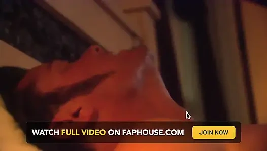 Muhteşem sarışın bebek sikilmeyi seviyor