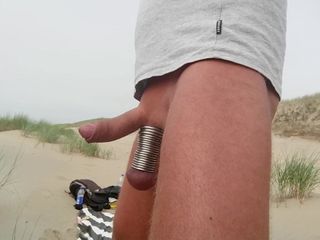 Swingende ballstretcher op het strand