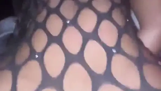 Siyah üvey kız kardeşini sikiyor ve amının içine boşalıyor