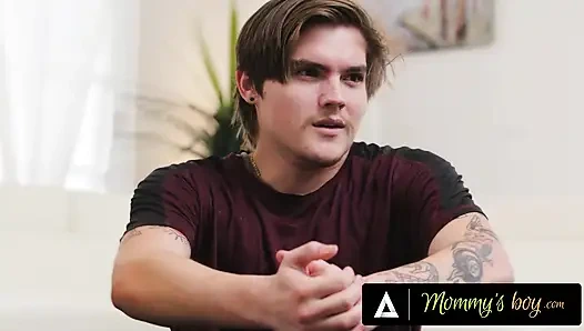 Annenin oğlu - Danielle Renae külotsuz ve büyük memeli üvey oğlu Tyler Cruise'ı azdırıyor