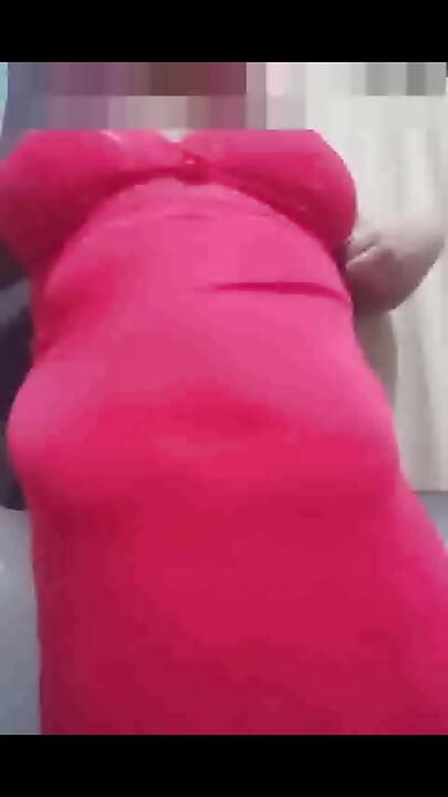 Come and see me taking off my lingerie and putting on my sexy nightgown a chubby delight with big curves