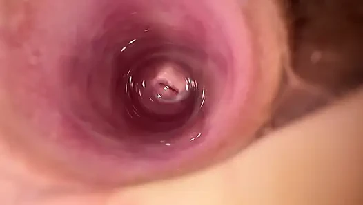 Kamera jauh di dalam memek krim remaja Mia
