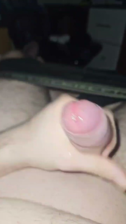 Boy wixxes himself until he comes