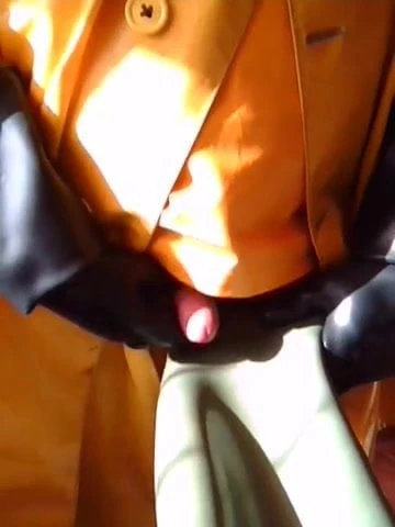Pissing and wanking (again!)