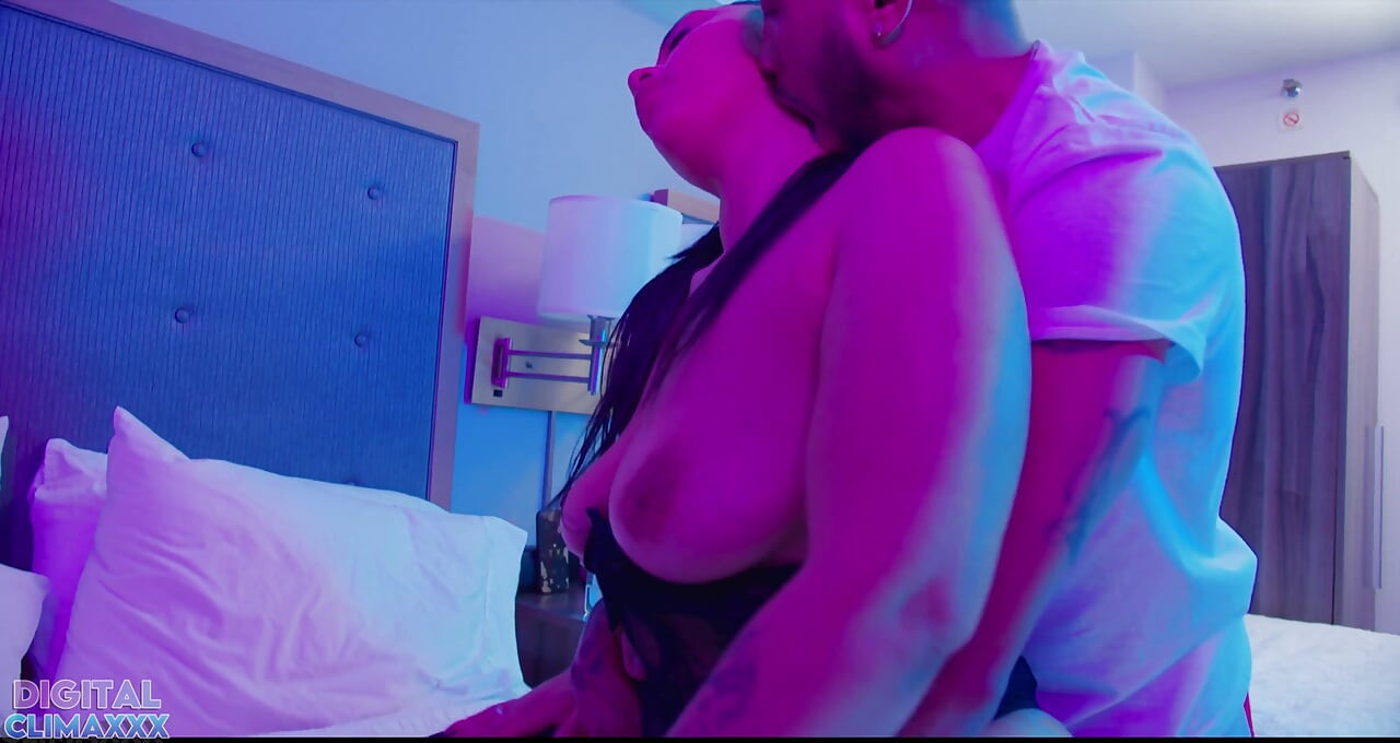 Honey Tsunami Fucking & Squirting Everywhere