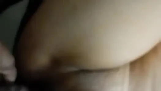 Hintli yenge sonali için büyük yarakla sert sikişiyor