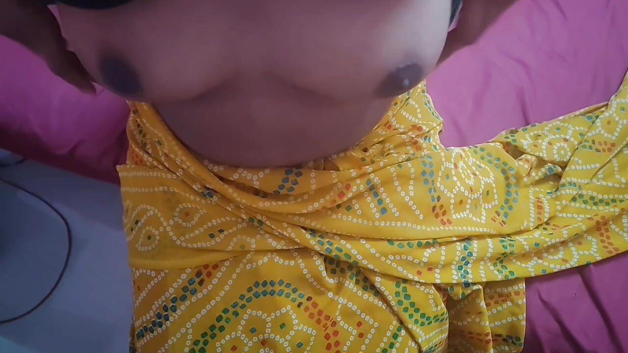Aunty mai to bas Flat dekhne aaya tha, aap chuchi kyu dikha rahi hain