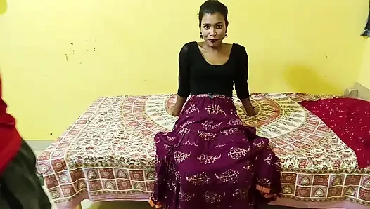 Teman sekamar India menyetubuhiku dengan misionaris lalu menarik rambutku sambil menikmati