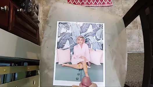 Olivia holt boşalma anısına 018