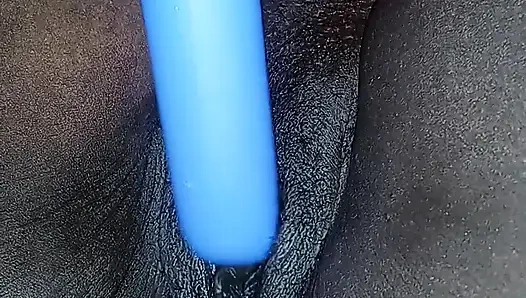 Игра с киской с вибратором