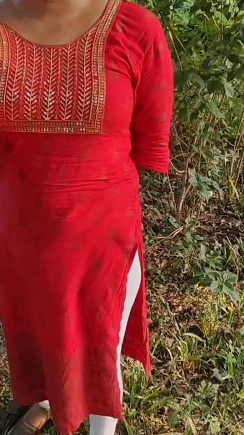 Hot behan ko jungle mein pakad ke choda indian leaked MMS, desi village beautiful stepsister viral MMS HD Xxxx | Clip 1