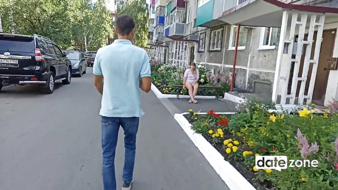 shorts pahni moti chodne laayak mammi ki pahli det par jordaar chudaee