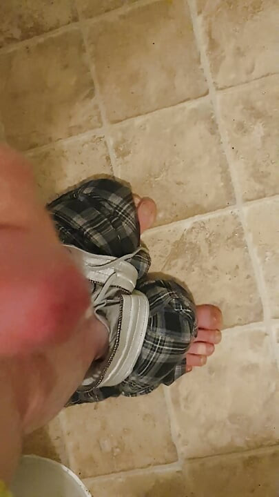 Cumming on the Toilet