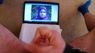 Blanke man komt klaar op Bengaalse hijabi vrouw