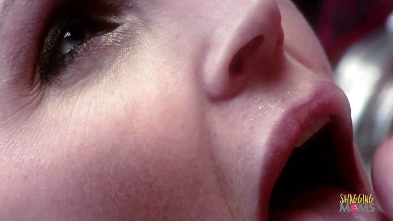 Cum in mouth was the only thing she asked for after her glorious missionary performance