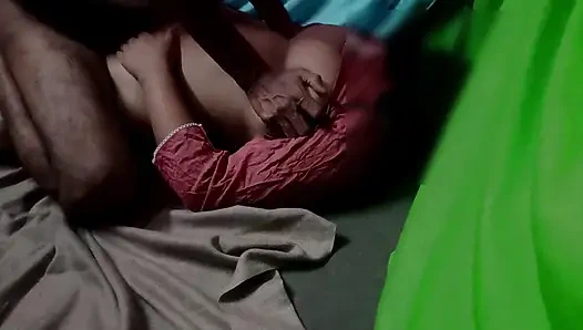 DESI Village beautiful girl tight pussy outdoor MMS Indian Village Life first time girl