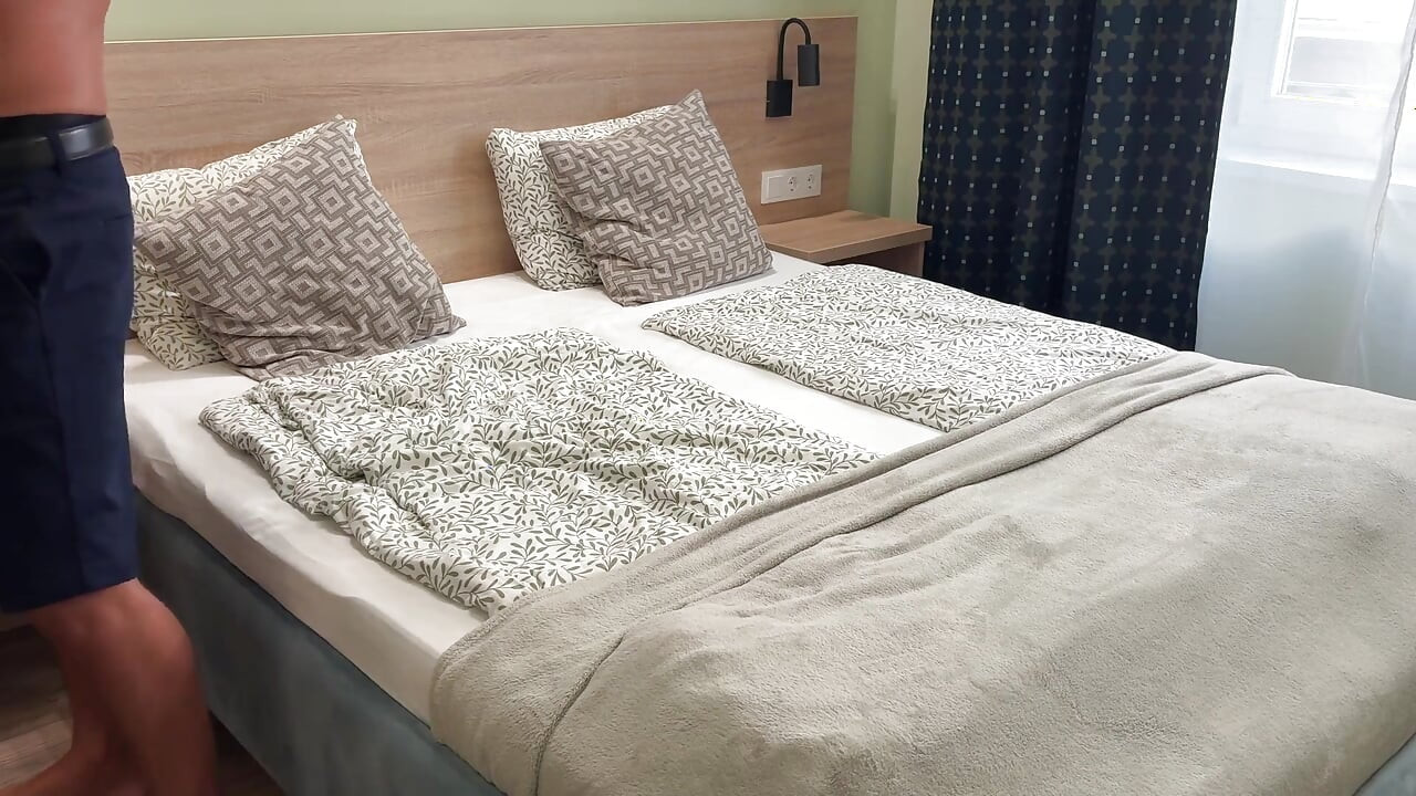 Nos bastidores! Nina Love (aka Tina Hot) está de volta com um POV provocando punheta com Final Feliz com Leo Casanova