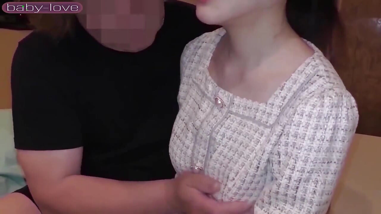Peak Desire. Reife ehefrau fühlt sich am intensivsten und umarmt den moment mit ehrlicher sensation