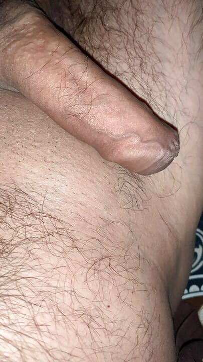 隣の部屋で義理の妹がオナニーしているのを想像すると、たくさんの精液が出て、とても興奮しました。