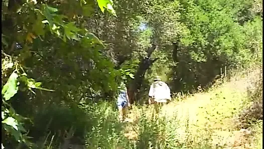 Sağlam mutant mağaradaki güzelliği baştan çıkarıyor