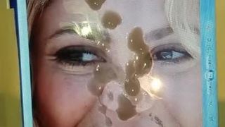 Трибьют спермы на красивое лицо Shakira