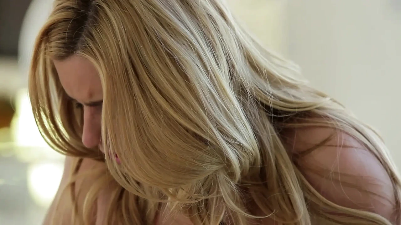 Horny Girl Stimulates Her Vagina